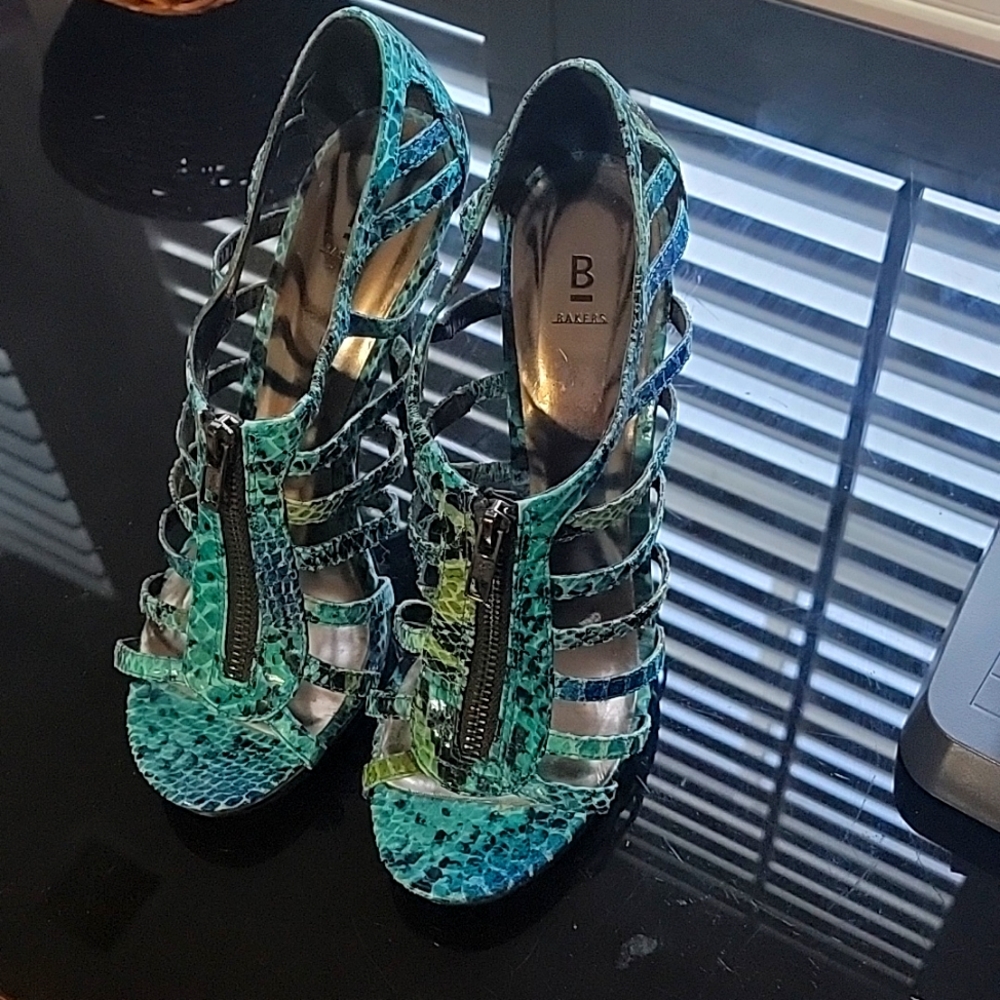 Heels Zipper Snake Print
